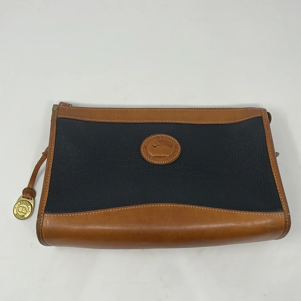 Vintage Dooney & Bourke Leather Crossbody🖤 - Picture 16 of 16